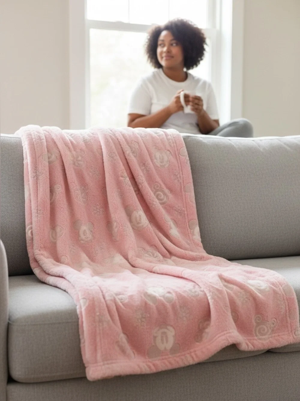 NWT Disney Pink and Cream Mickey 46” X 60” Plush Throw Blanket